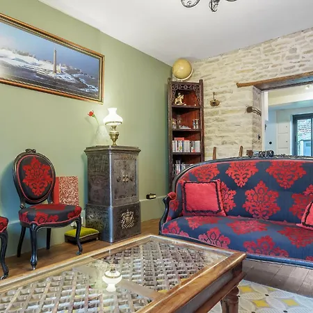 2 Bedroom Amazing In Holiday home *